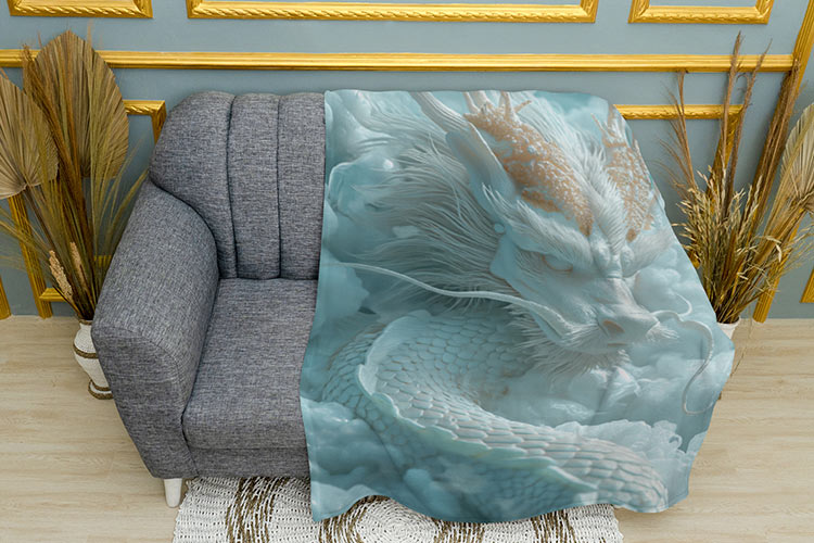 Білий рогатий дракон White horned dragon