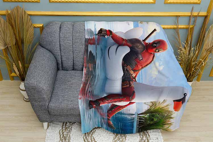 Дедпул в басейні Deadpool in swimming pool