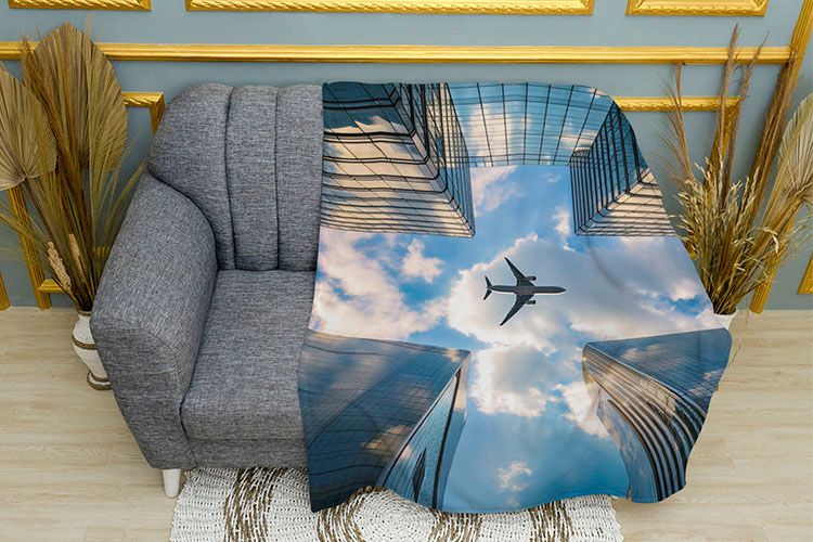 Літак над містом Plane Over the City