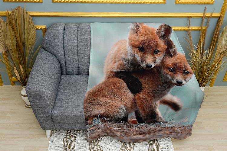 Маленькі лисята у лісі Little foxes in the forest