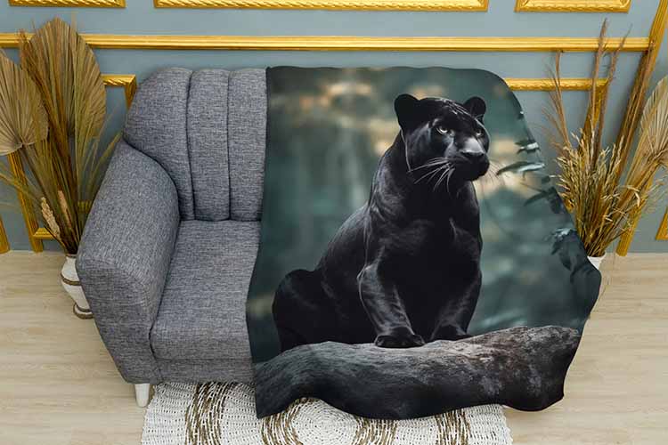 Пантера нагорі Panther above