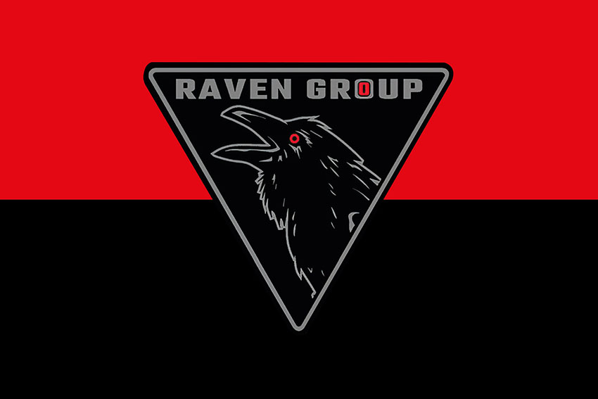 Прапор підрозділу Української добровольчої армії «Raven Group» ГУР МОУ червоно чорний