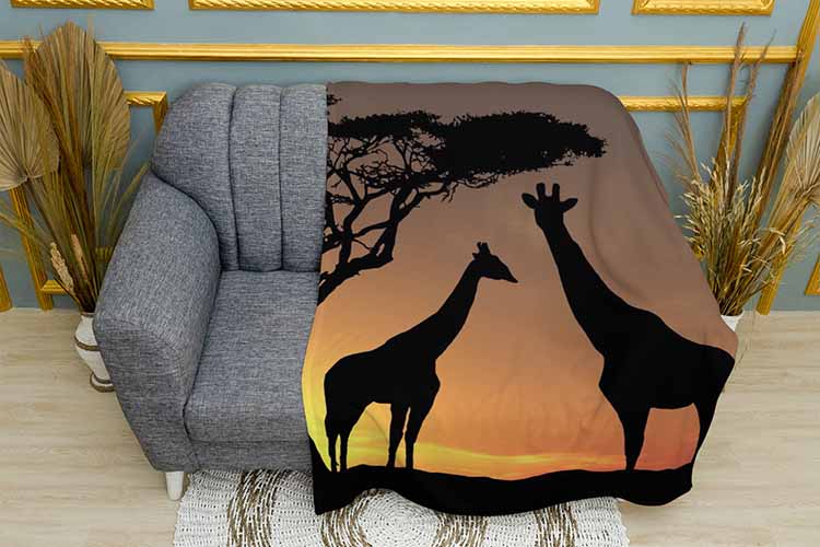 Жирафи на заході сонця Giraffes at sunset