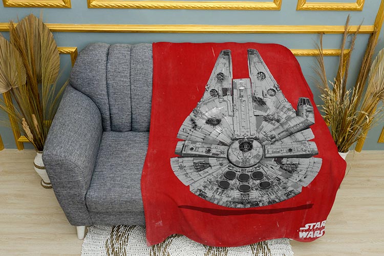 Зіркові Войни на червоному фоні Star Wars on the red background