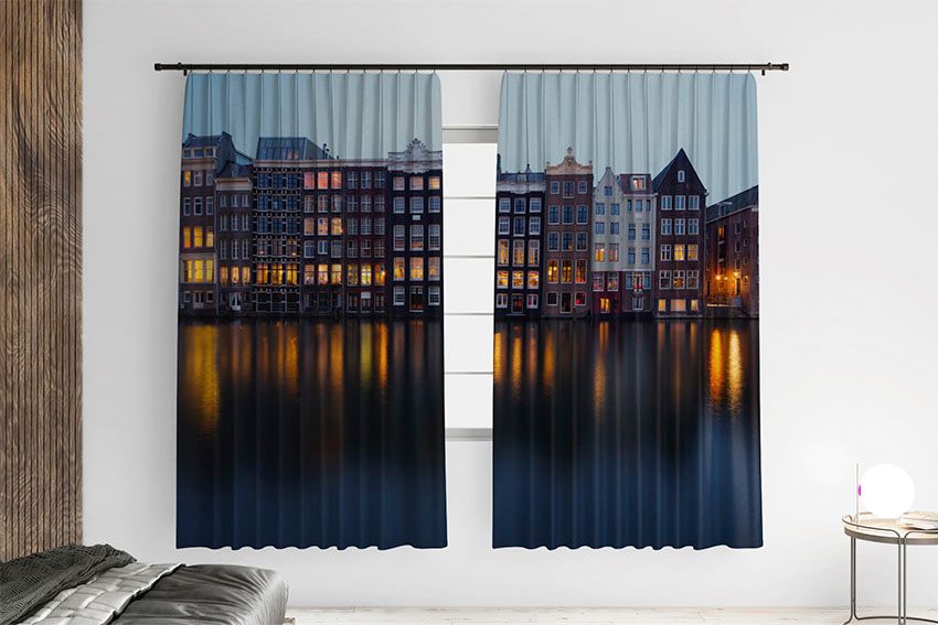 Будинки біля води Buildings near water