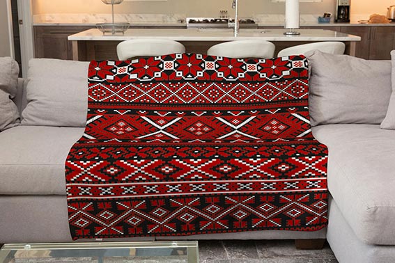 Плед «Червоно-чорна вишиванка»