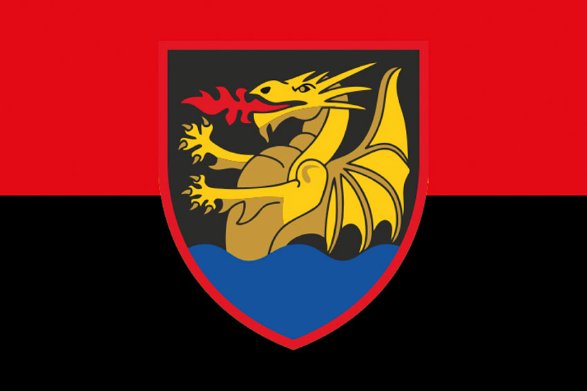 Прапор 32 реактивного артилерійського полку (32 РеАП) ВМС ЗСУ червоно-чорний