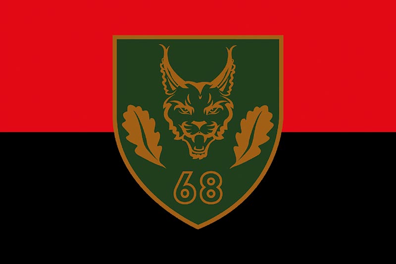 Прапор 68 ОЄБр імені Олекси Довбуша ЗСУ Варіант 2 червоно-чорний